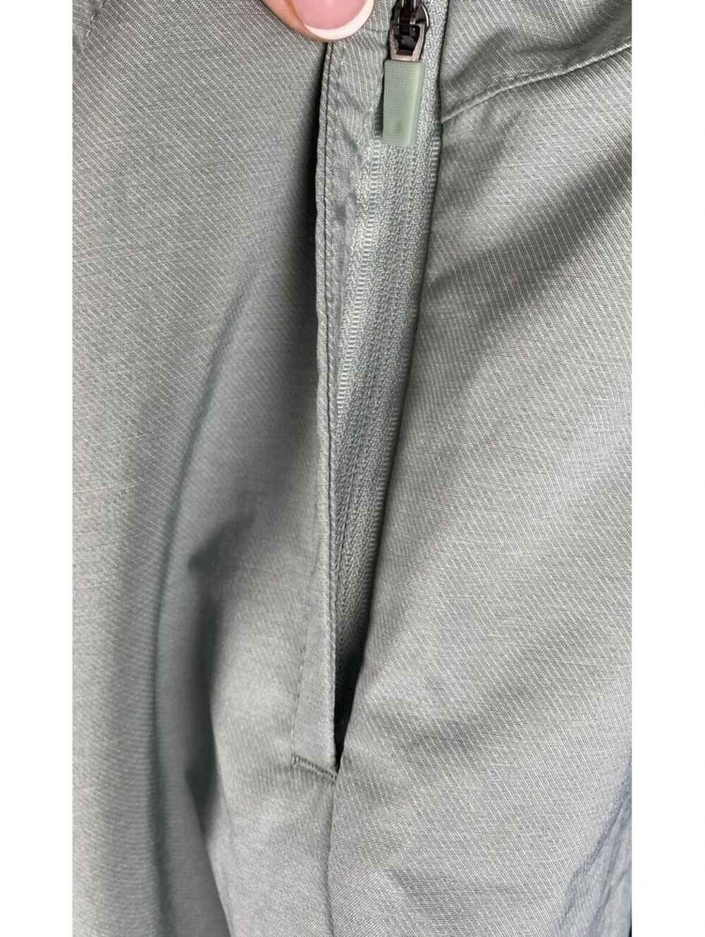 Voyager Mens Performance Shorts L Pull On Elastic Waist Zip Pockets mint green